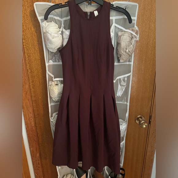 Lululemon “Here to There” Dress Size 4 Bordeaux Drama - Picture 3 of 5